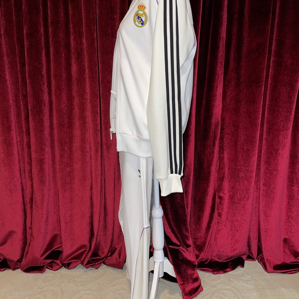 Adidas sweat suit - Picture 5 of 8